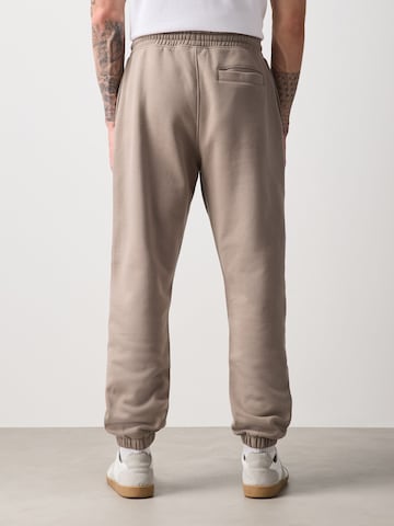 Next Tapered Hose in Grau