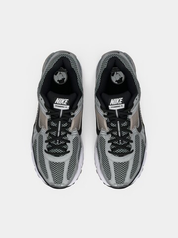 Nike Sportswear - Sapatilhas baixas 'ZOOM VOMERO 5' em prata
