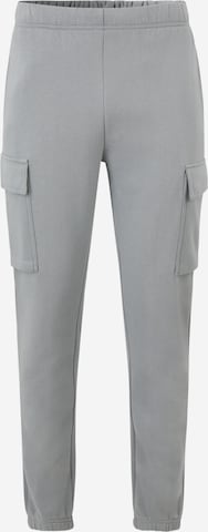 GAP Tapered Cargo Pants in Grey: front