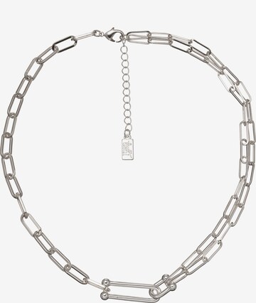 Leslii Necklace in Silver: front