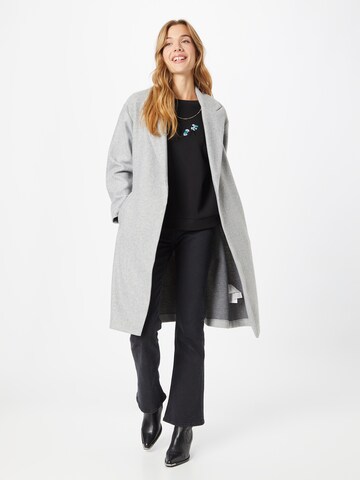 VILA Sweatshirt 'Ella' in Schwarz