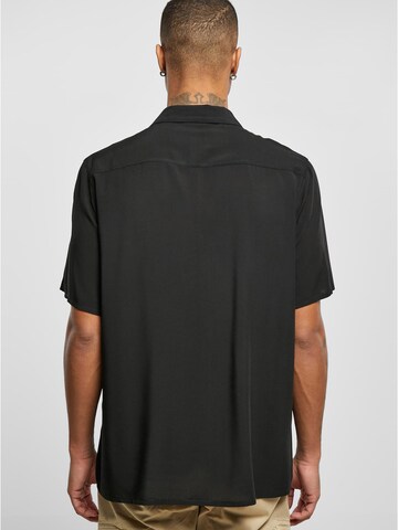 Urban Classics - Ajuste confortable Camisa en negro