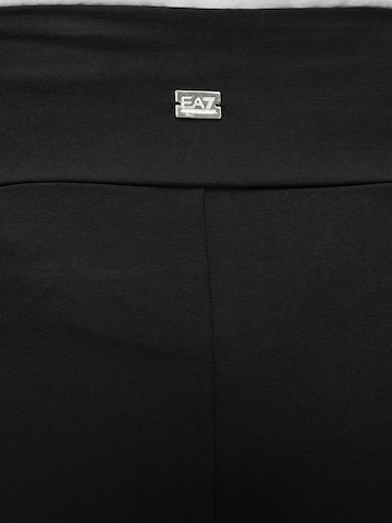 Skinny Pantalon de sport EA7 Emporio Armani en noir