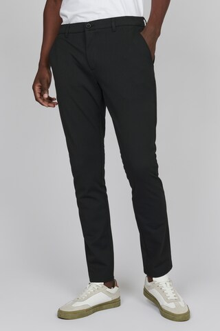 Matinique Regular Broek in Zwart: voorkant