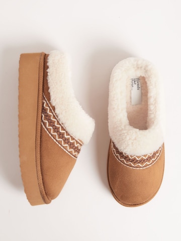 Friends Like ThesePapuče - smeđa boja