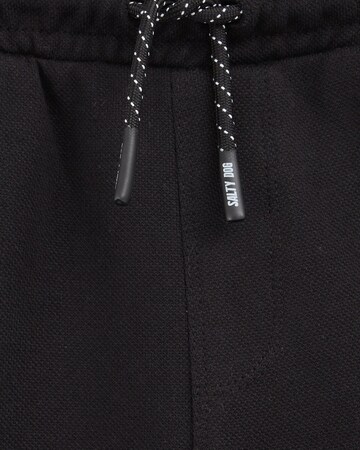 WE Fashion Regular Trousers in Black