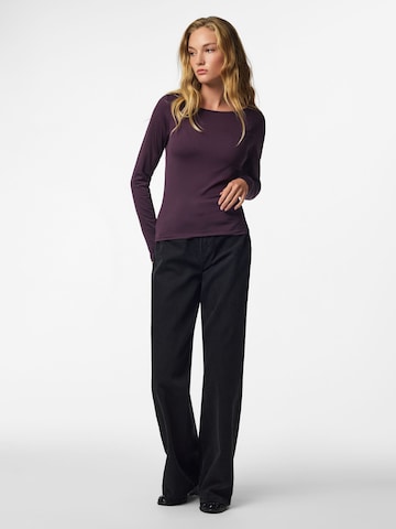 PIECES Top in Lila