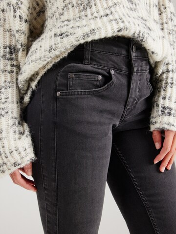 Herrlicher Slim fit Jeans 'Sharp' in Black