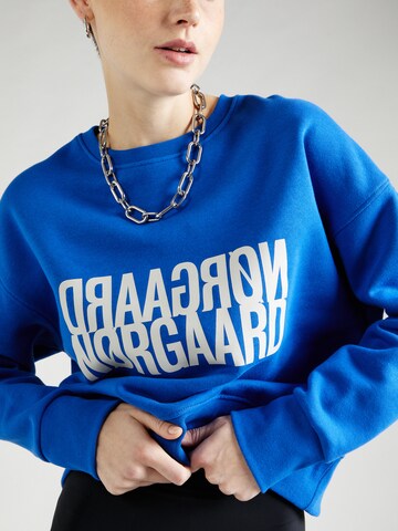 Sweat-shirt 'Tilvina' MADS NORGAARD COPENHAGEN en bleu