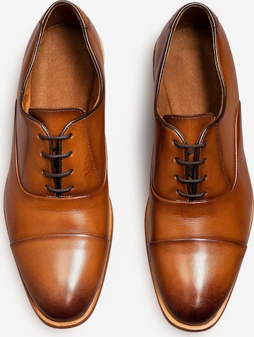 Chaussure à lacets LLOYD en marron
