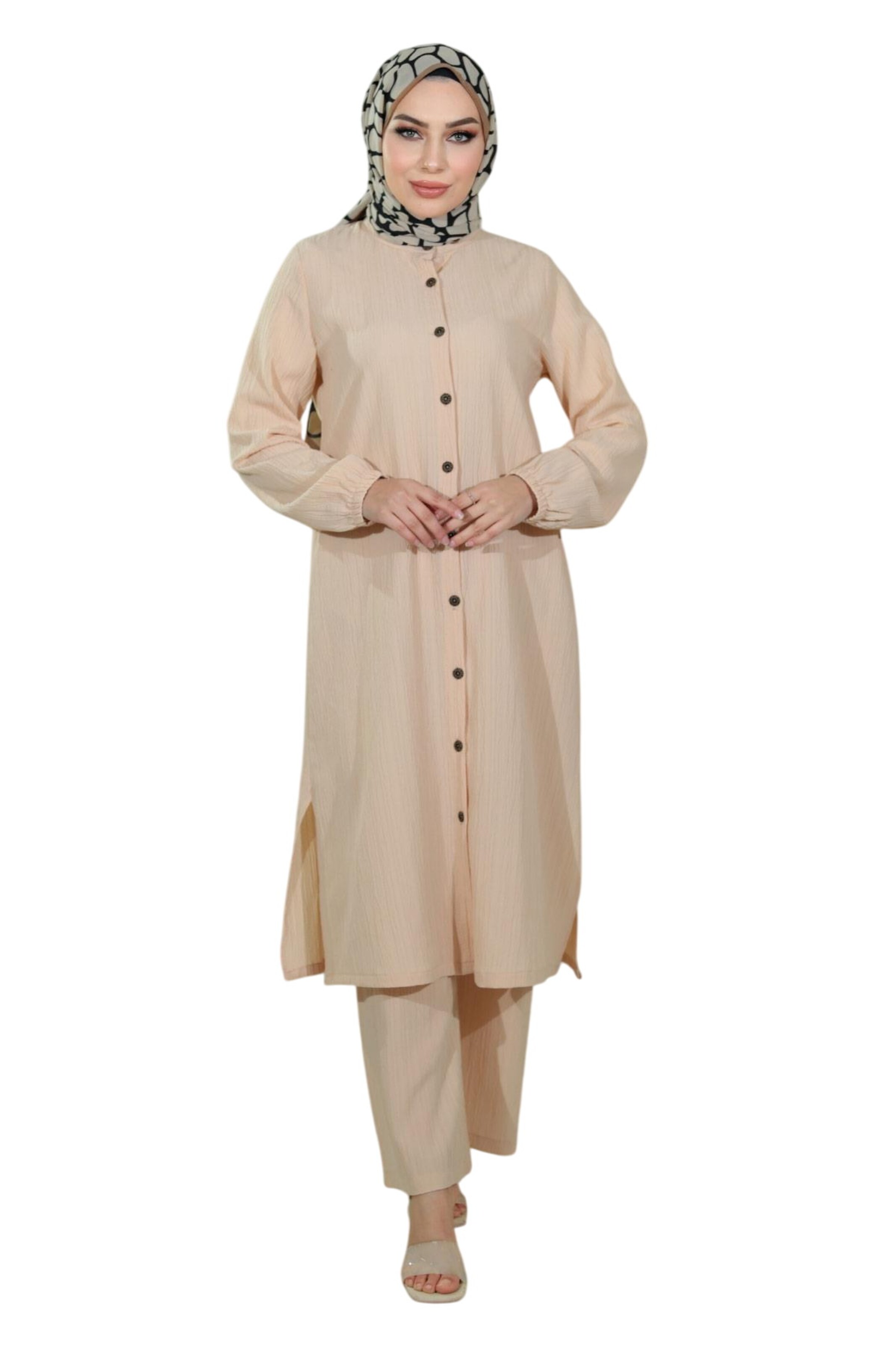 Pantalons de tailleur MODAMIHRAM en beige : devant