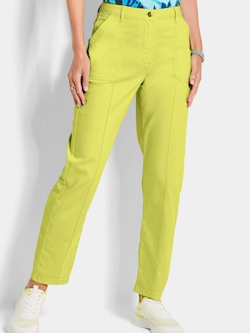 Coupe slim Pantalon 'Sara' Goldner en vert : devant