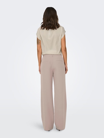 ONLY Loose fit Pleated Pants 'Berry' in Brown