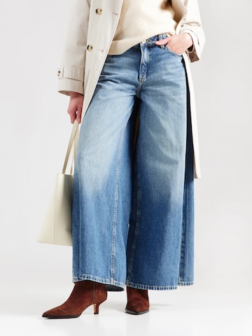 QS Baggy Дънки 'Catie' в синьо: отпред