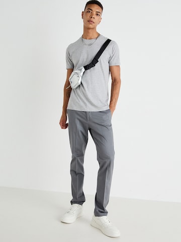 Coupe slim Pantalon à plis 'Stain' Dockers en gris