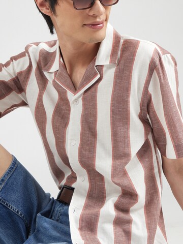 Regular fit Camicia di Lindbergh in marrone