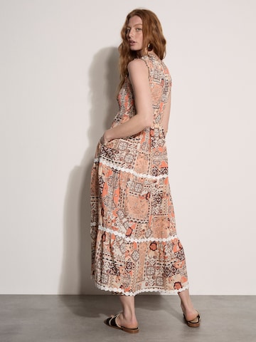 Robe d’été ' ' Apricot en rouge