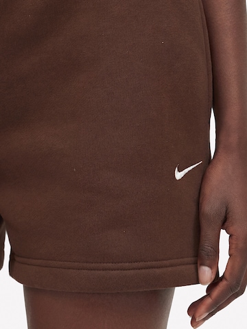 Nike Sportswear Regular Панталон 'Studio' в кафяво