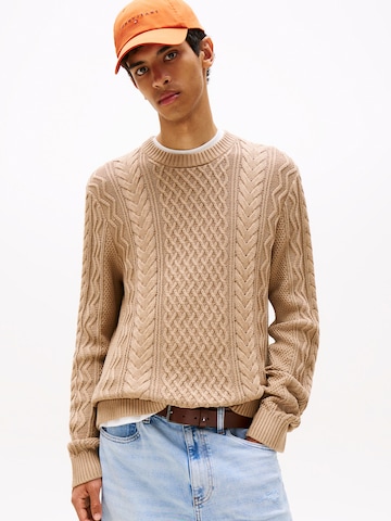 Tommy Jeans Sweater in Grey: front