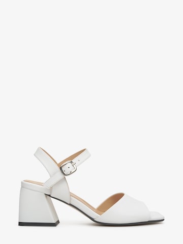 Estro Sandals '081-206' in White: front