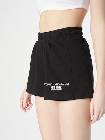 Calvin Klein Jeans Regular Shorts in Schwarz