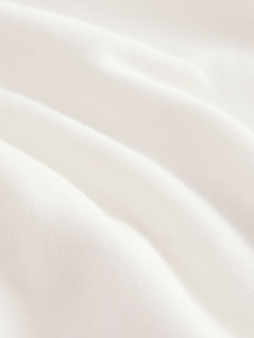 Tricou de la Next pe alb