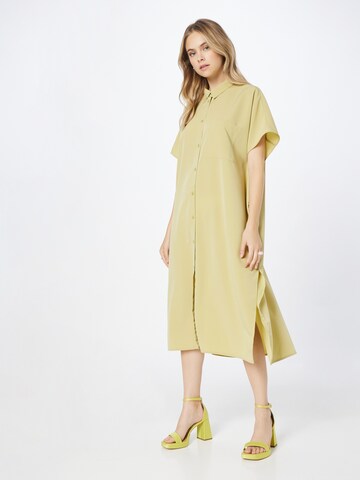 Robe-chemise Monki en vert : devant