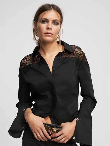 Lola Casademunt Blus i svart: framsida
