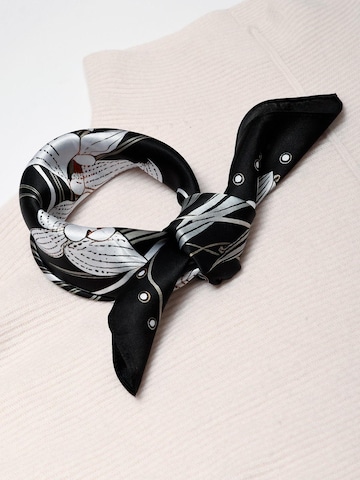 Sciarpa 'Seidentuch Orchideen' di MayTree in nero