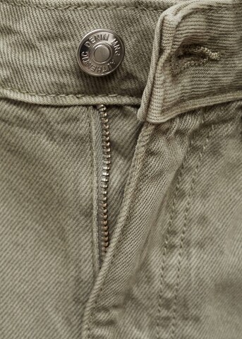 MANGO MAN Regular Jeans in Grün
