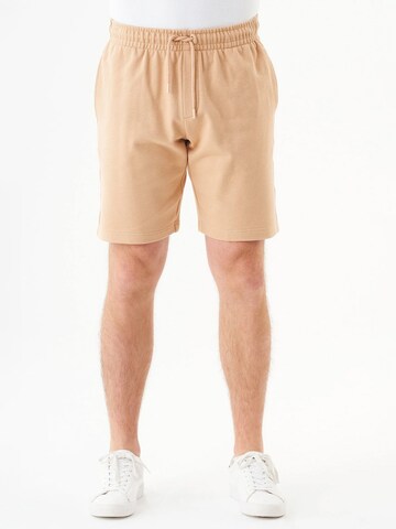 Organication Regular Shorts in Beige: Vorderseite