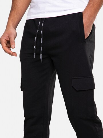 Threadbare Tapered Cargo Pants 'Stefan' in Black