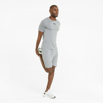 T-Shirt fonctionnel PUMA en gris