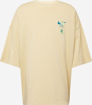 T-Shirt Nike Sportswear en jaune : devant