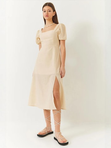 Bianco Lucci Kleid in Beige