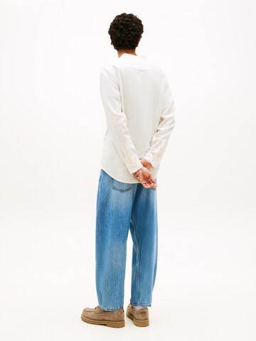 Regular fit Cămașă de la Tommy Jeans pe alb