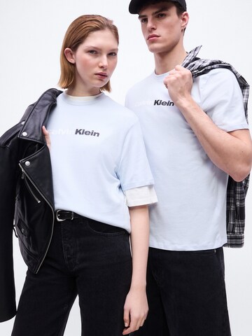 Tricou de la Calvin Klein Jeans pe albastru