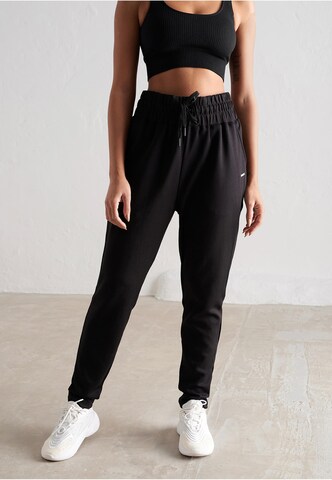 Regular Pantalon Aim'n en noir : devant