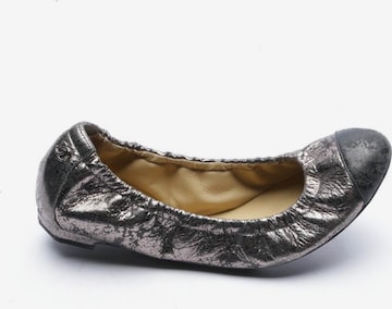 CHANEL Flats & Loafers in 36,5 in Silver: front