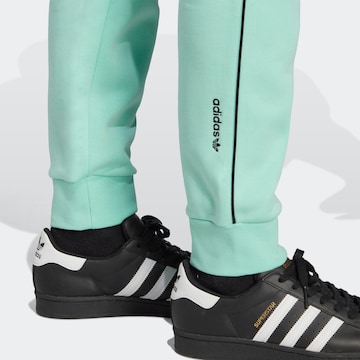 ADIDAS ORIGINALS Tapered Hose 'Adicolor Seasonal Archive' in Grün