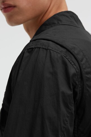 CAMP DAVID Between-Season Jacket in Black