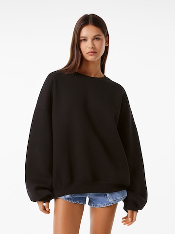 Bershka Sweatshirt in Black: front