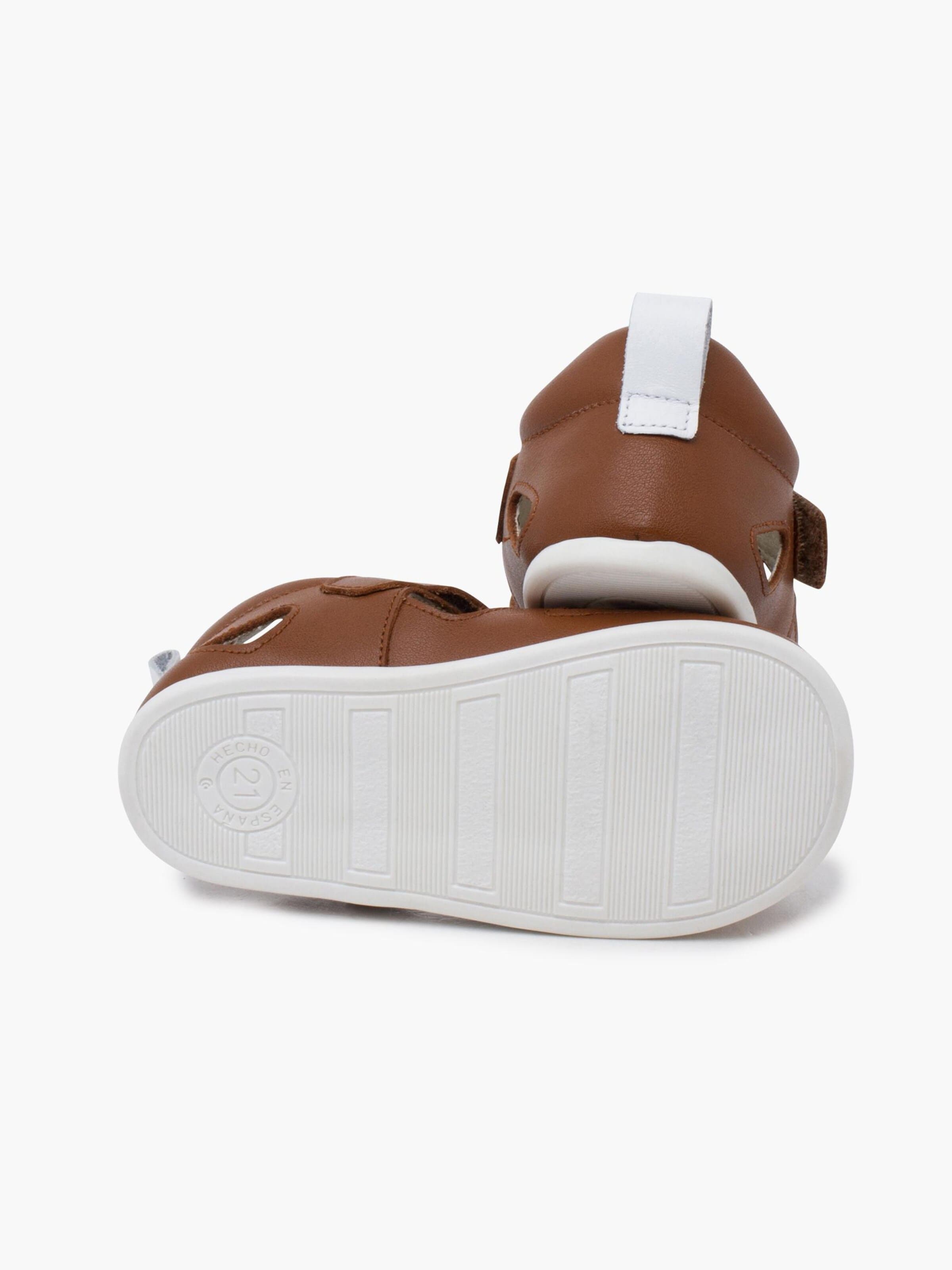 Pisamonas First-Step Shoes in Brown