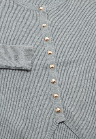 VERNOLE Knit Cardigan in Grey