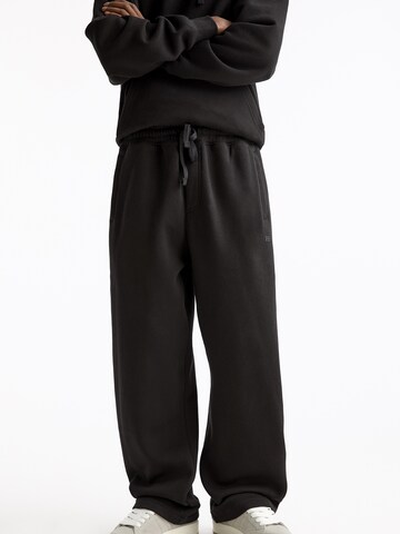 Pull&Bear Baggy Pants in Black: front