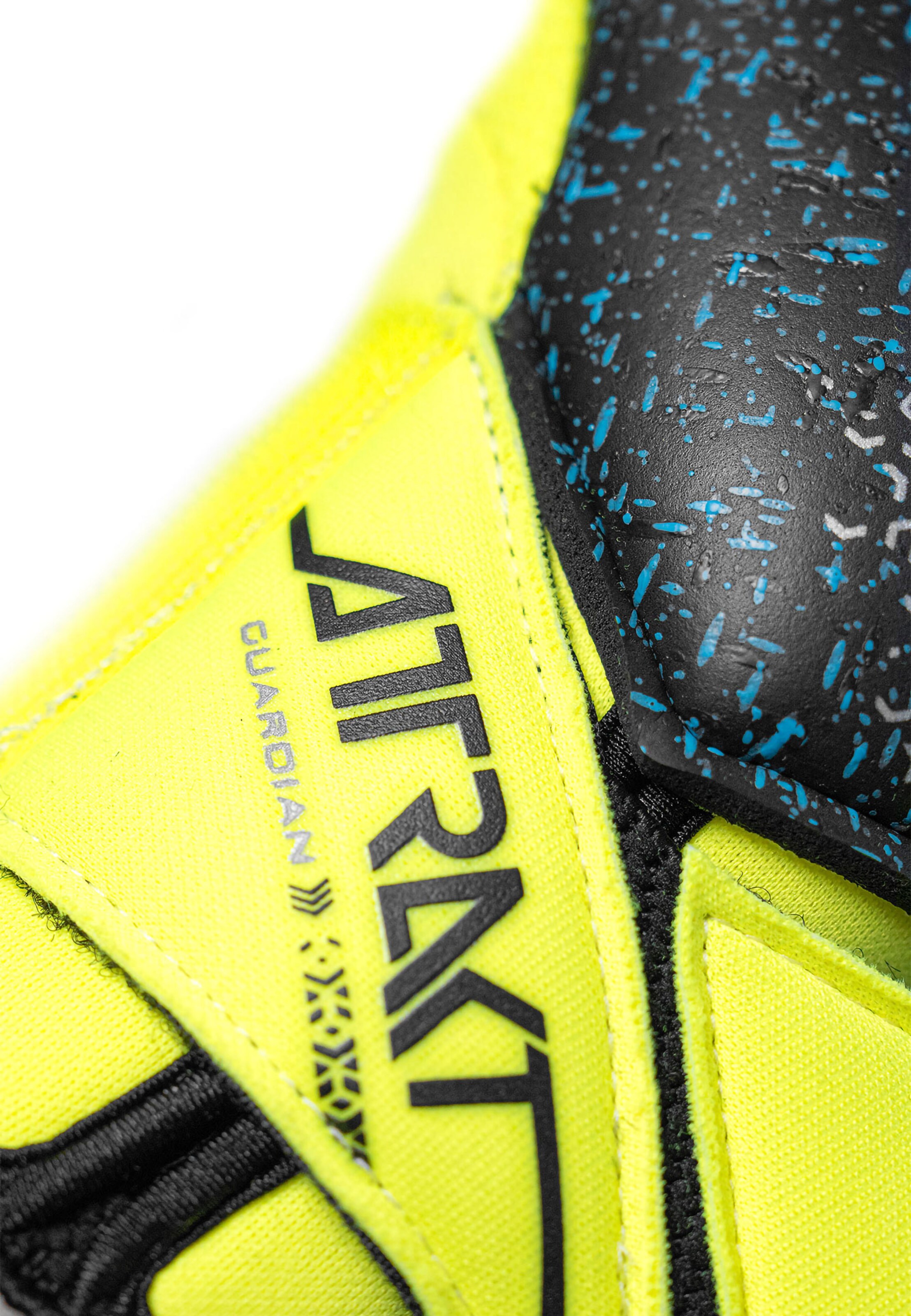 REUSCH Sports gloves 'Attrakt Fusion Guardian' in Yellow