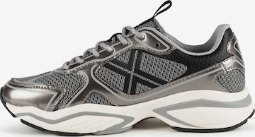 MUNICH Platform trainers 'Leap' in Grey: front
