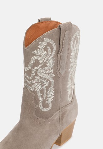 DWRS Cowboy Boots in Beige