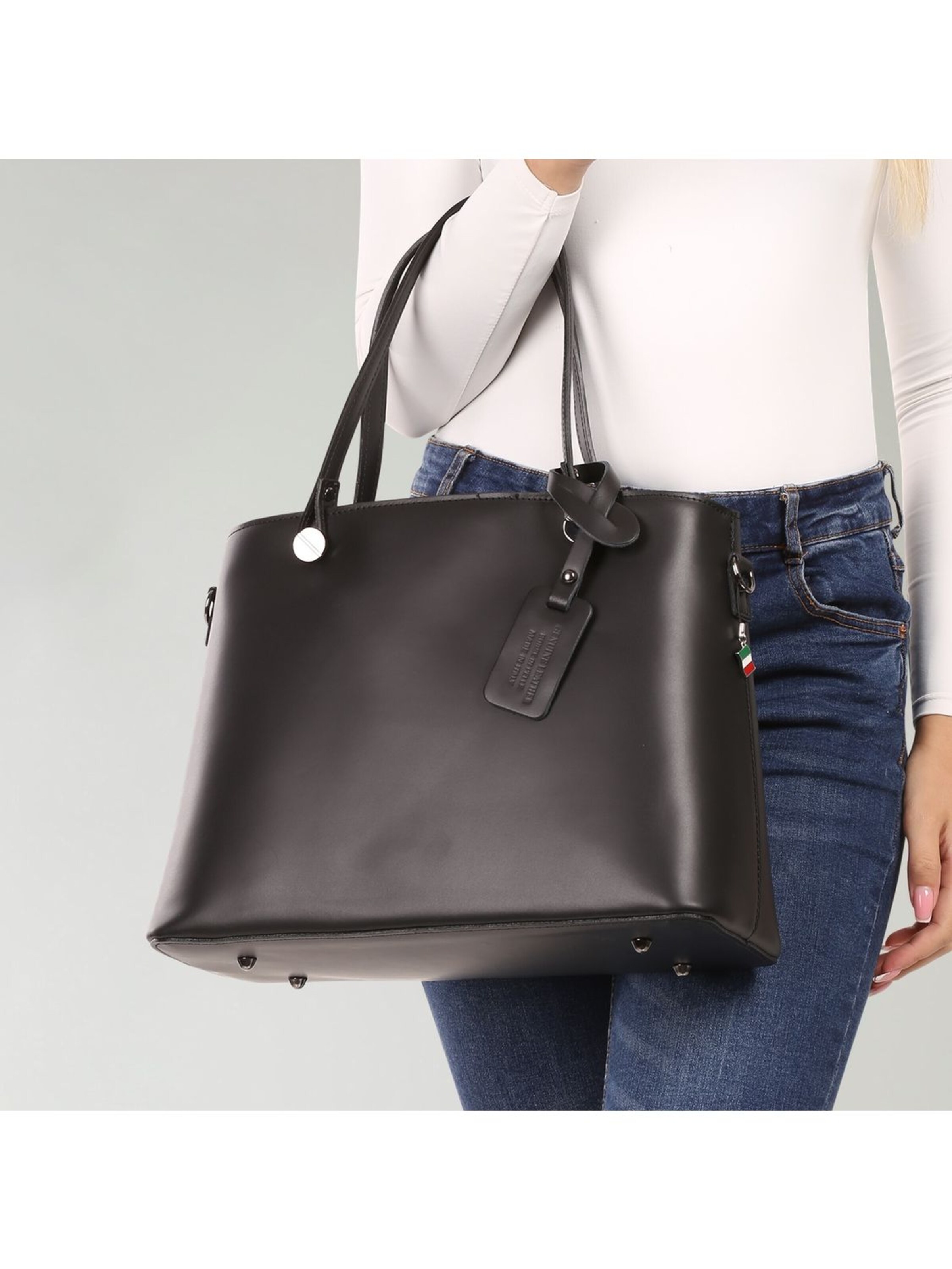 Florence Handbag in Black