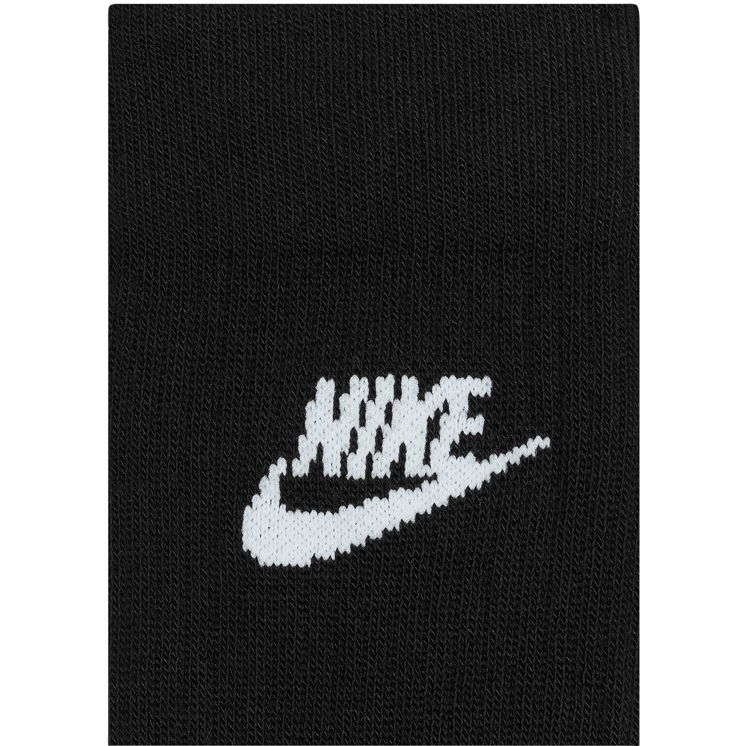 Nike Sportswear Regular Socks 'Everyday Essential' in Black